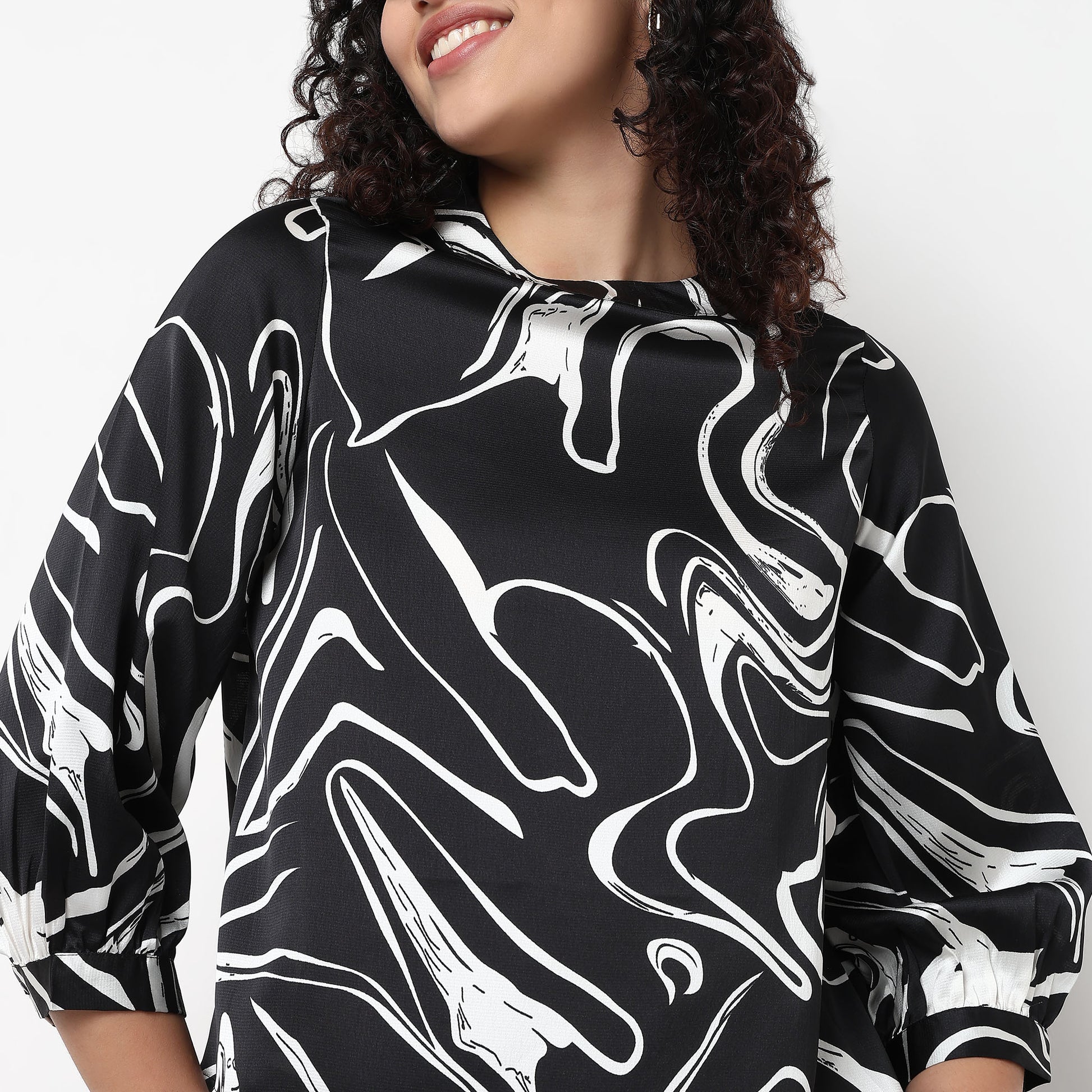Abstract Printed Full Sleeve Top