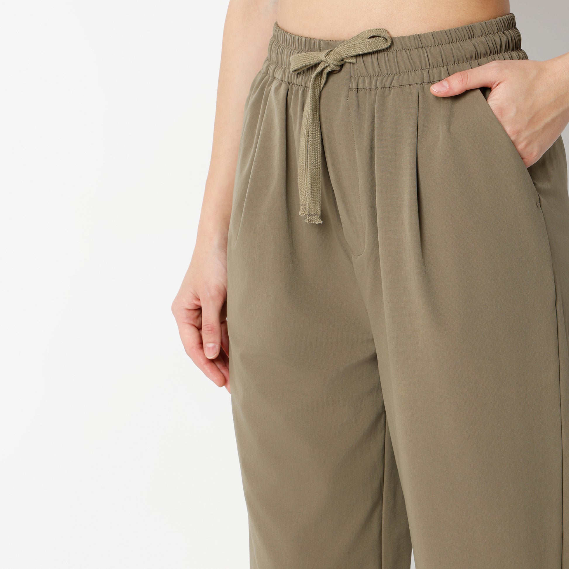 Regular Fit Solid Mid Rise Trousers