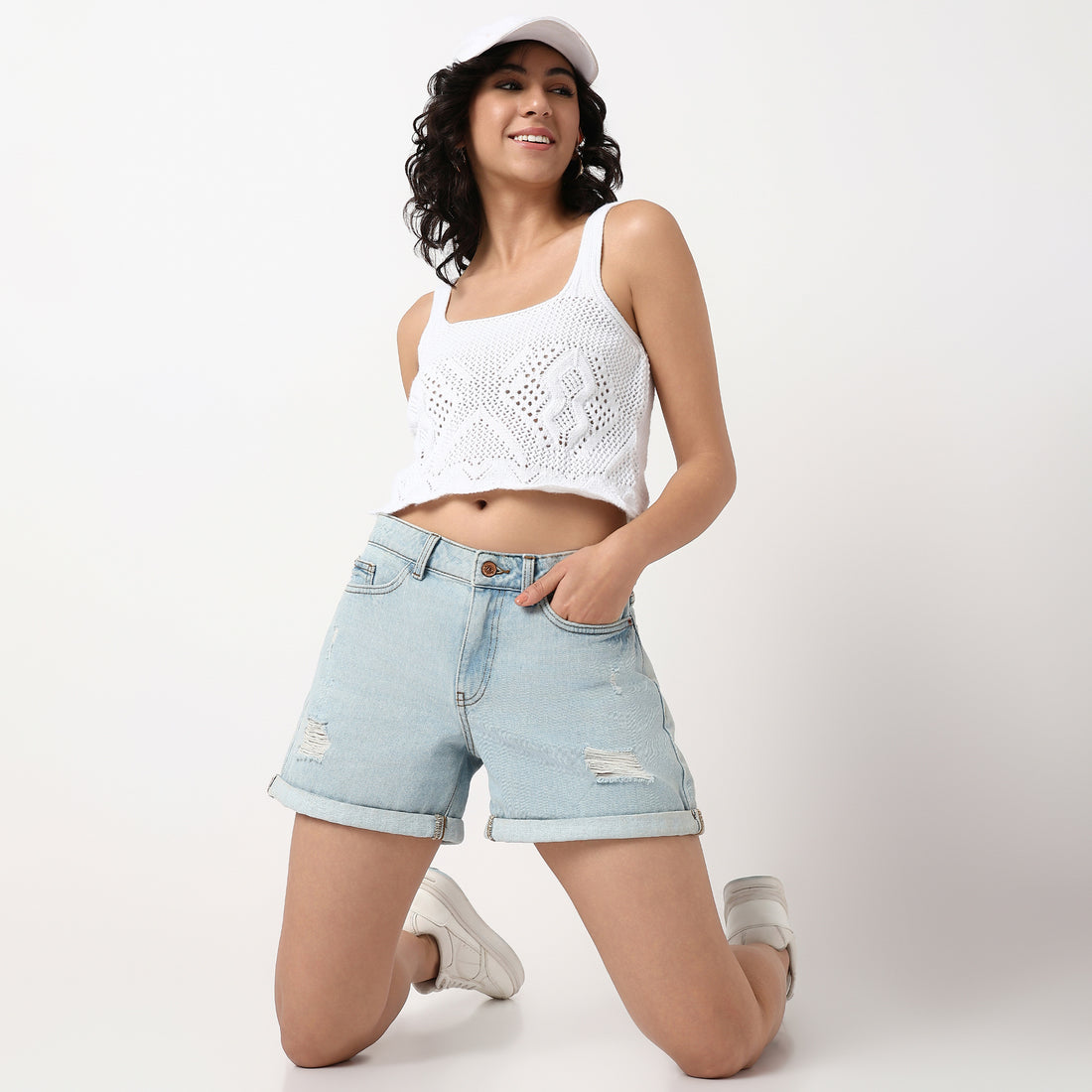 Knitted Solid Cropped Scoop Neck T-Shirt