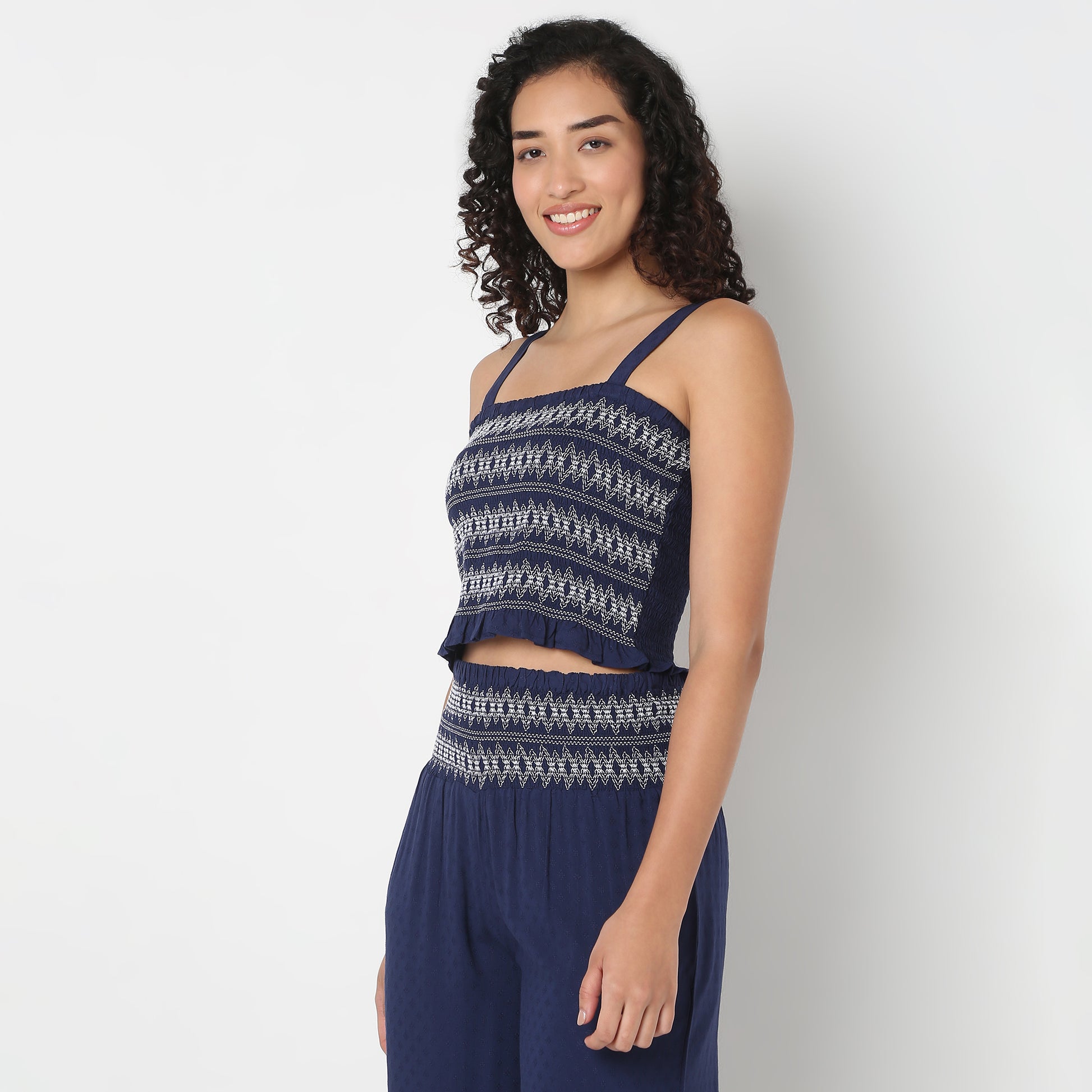 Young Women Crop Top, Fitted Top with Embroidery Pattern.