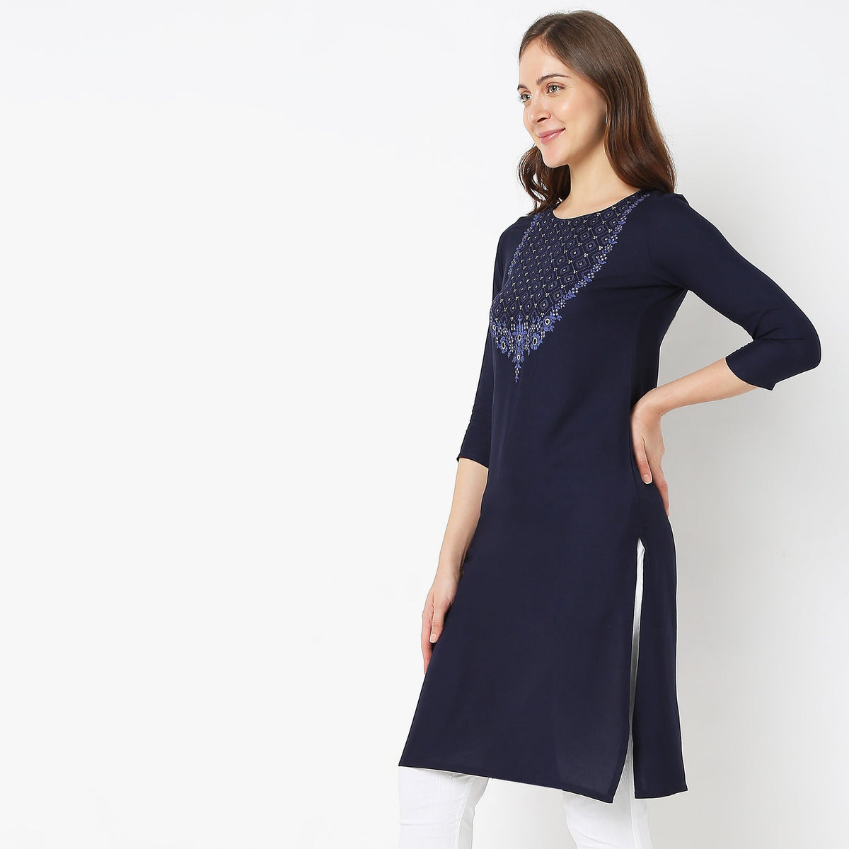 Straight Fit Embellished Kurta