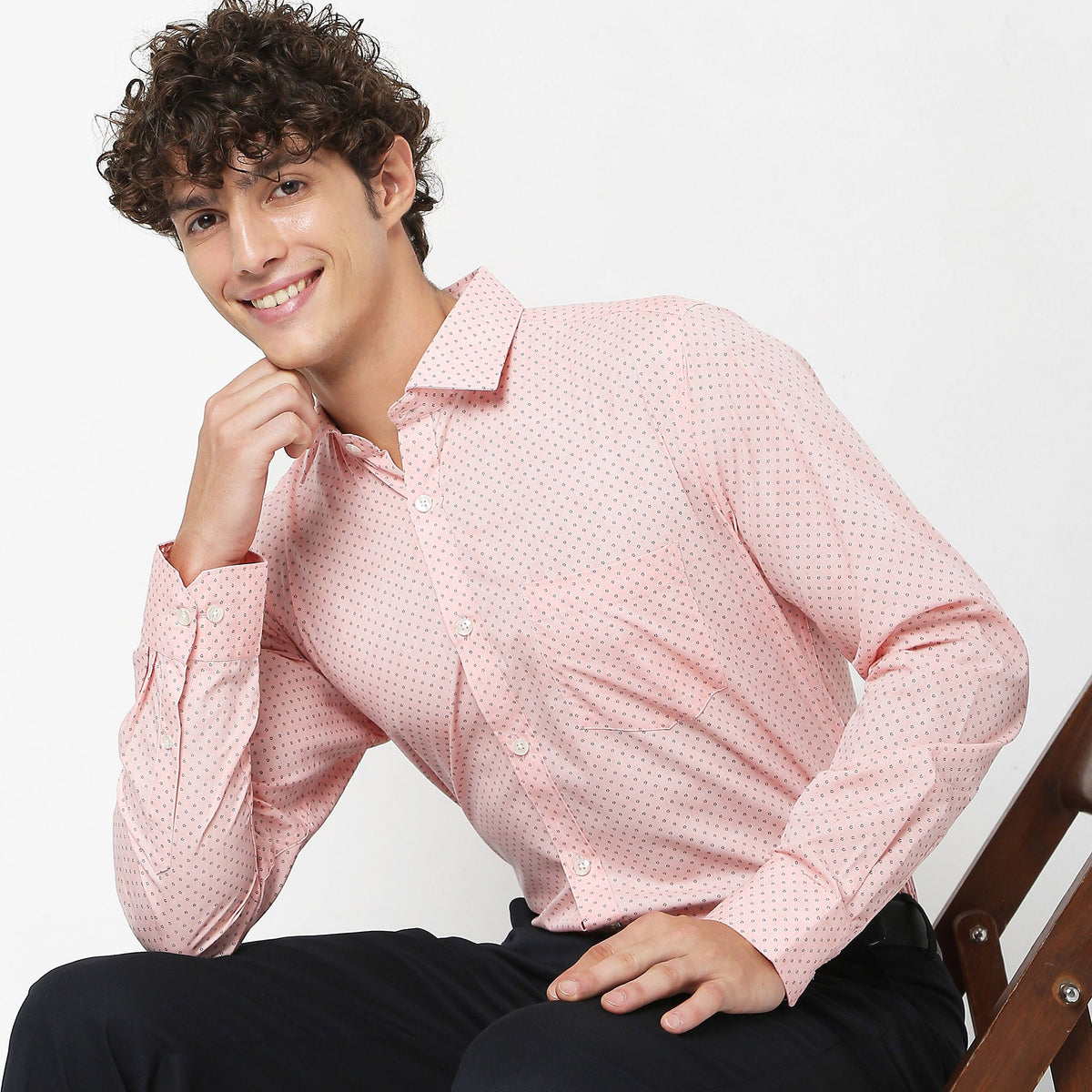 Men Wearing Regular Fit Printed Shirt