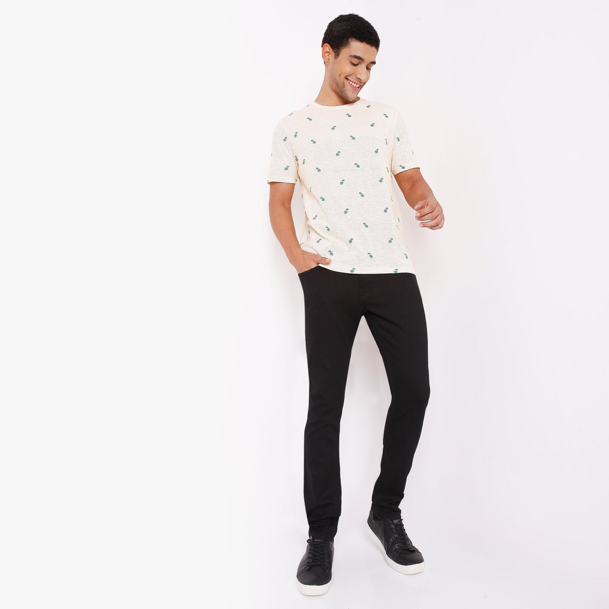 Men Wearing Regular Fit Printed T-Shirt