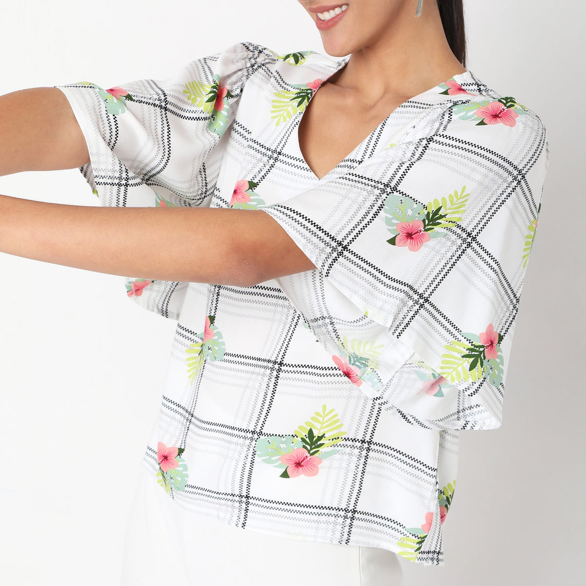 Women Wearing Regular Fit Floral Top