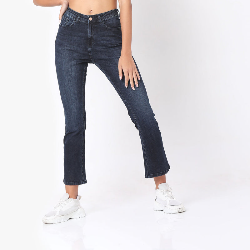 Women Wearing Boot Cut Solid High Rise Jean