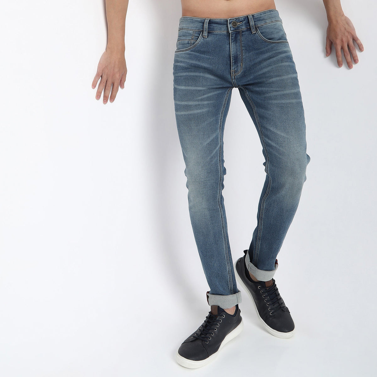 Straight Fit Solid Mid Rise Jeans