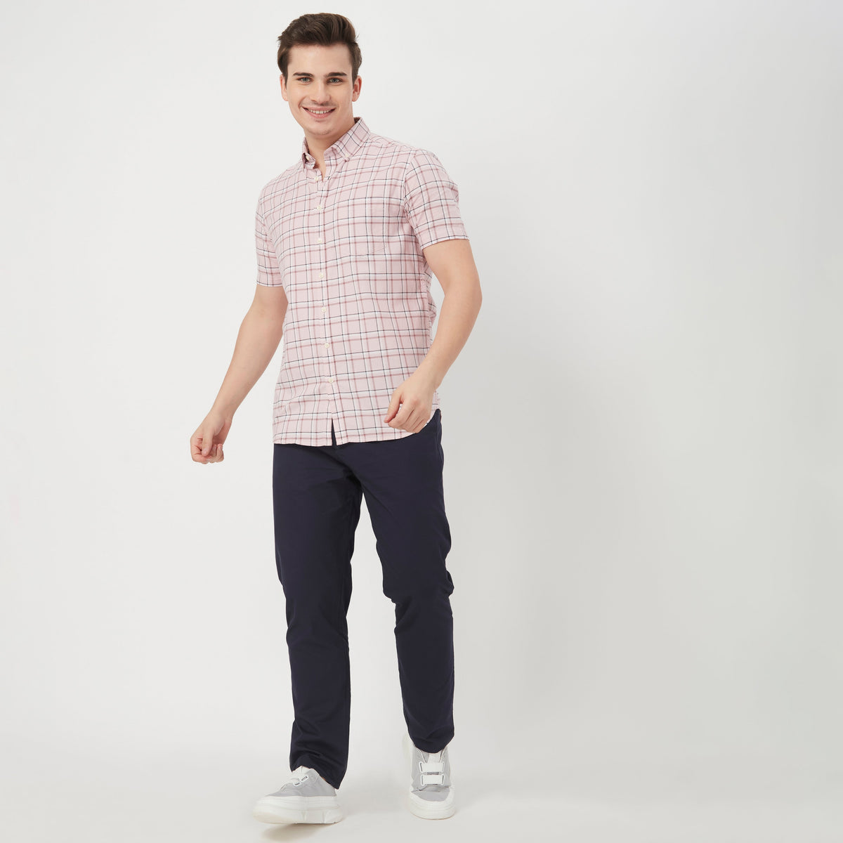 Men Wearing Slim Fit Checkered Shirt