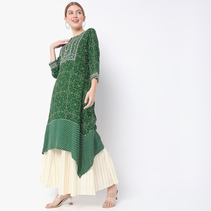 Regular Fit Embroidered Kurta