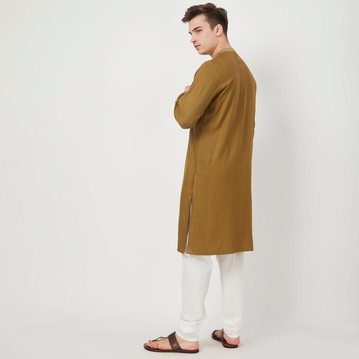 Men Wearing Regular Fit Embroidered Kurta