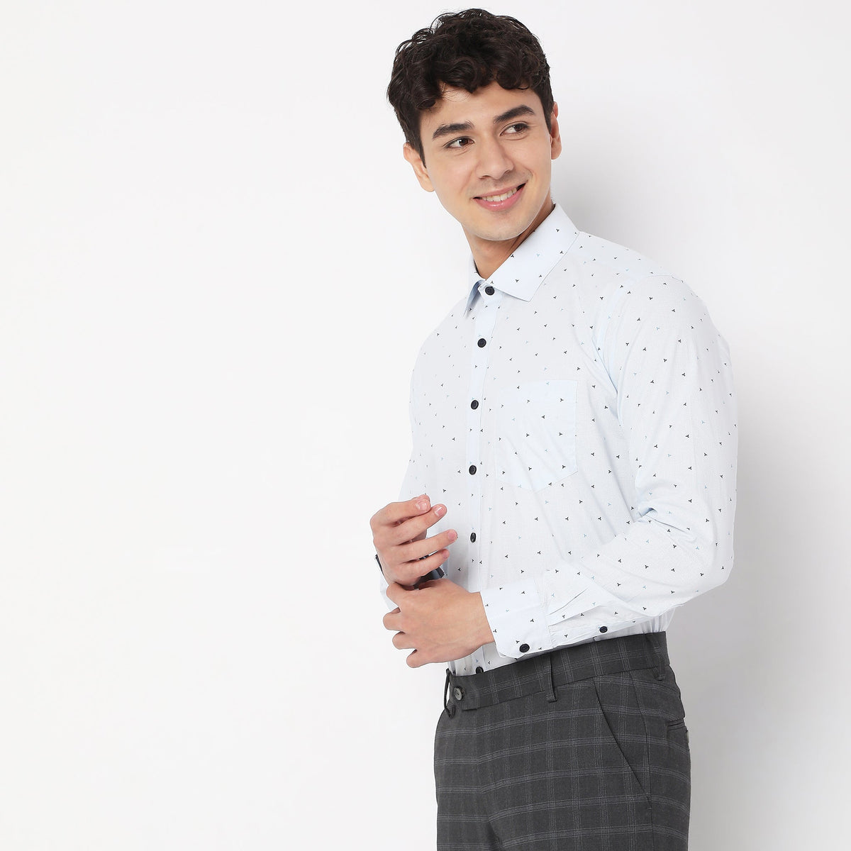 Men Wearing Regular Fit Printed Shirt