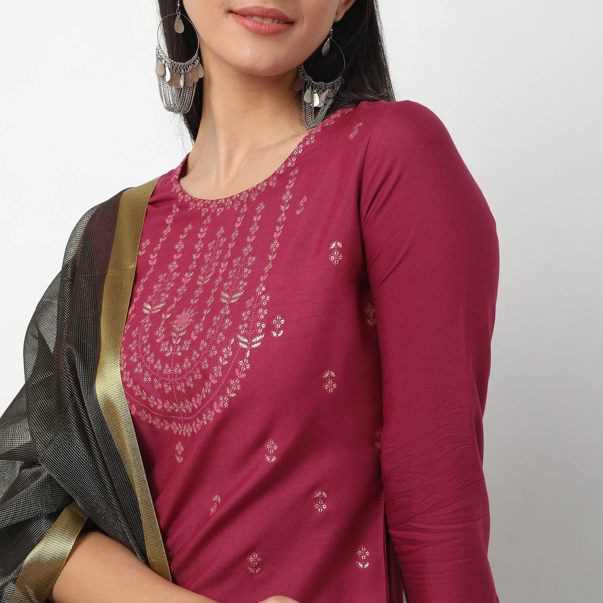 Straight Fit Embroidered Kurta