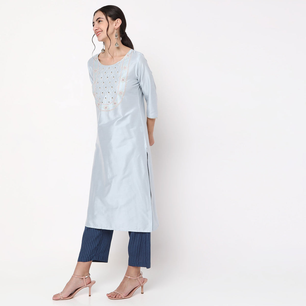 Straight Fit Embellished Kurta