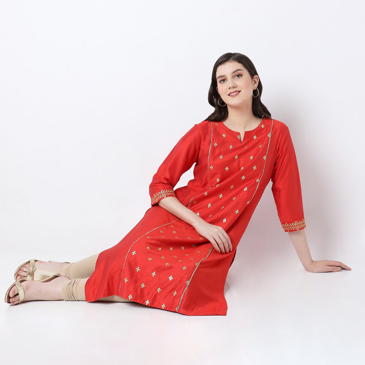 Straight Fit Embellished Kurta