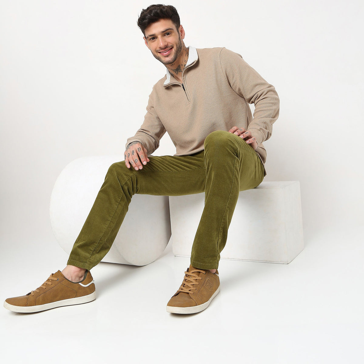 Slim Fit Solid Mid Rise Trousers