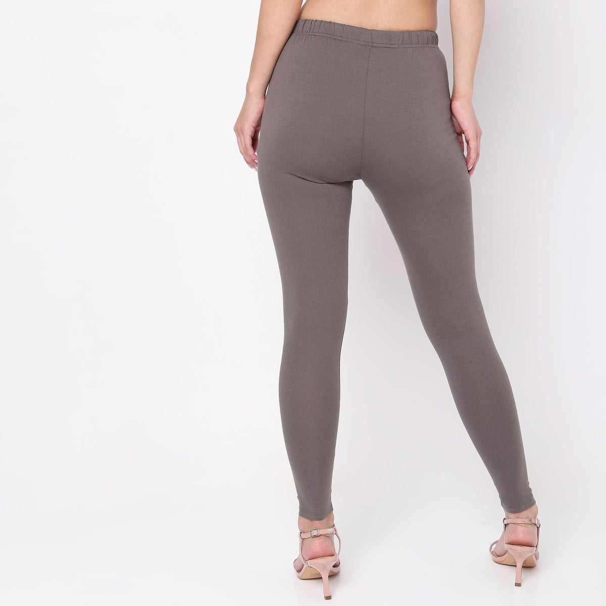 Skinny Fit Solid Mid Rise Leggings