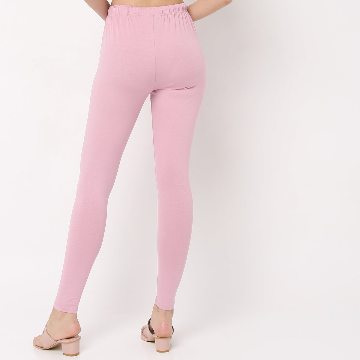 Skinny Fit Solid Mid Rise Leggings