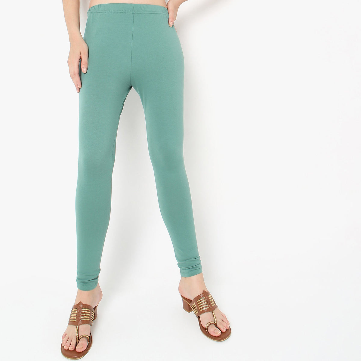 Skinny Fit Solid Mid Rise Leggings