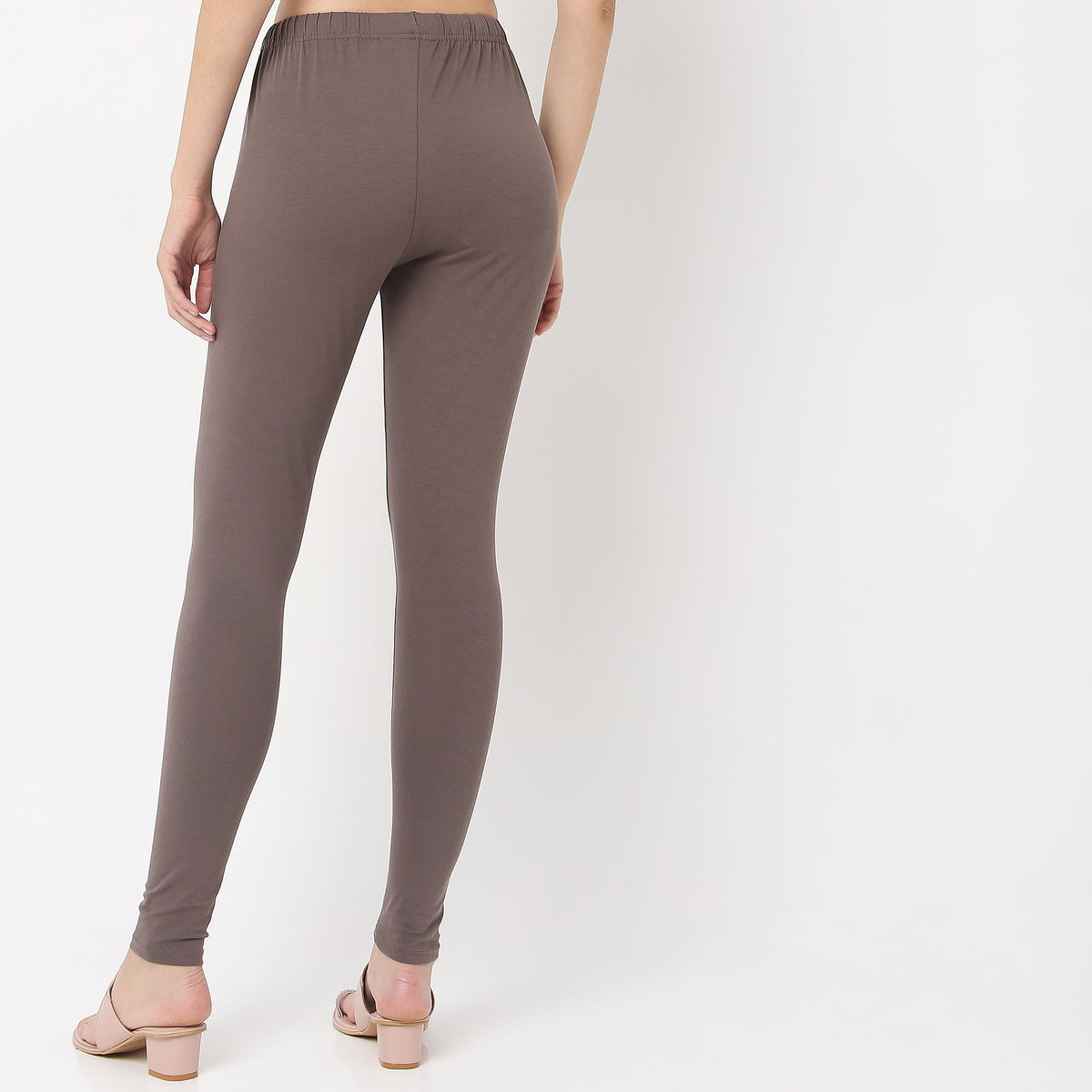 Skinny Fit Solid Mid Rise Leggings