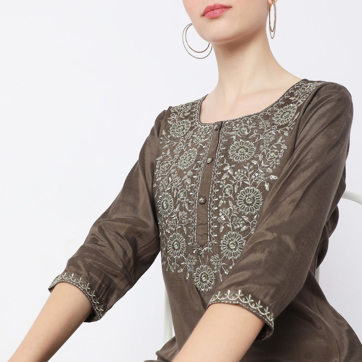 Straight Fit Embroidered Kurta