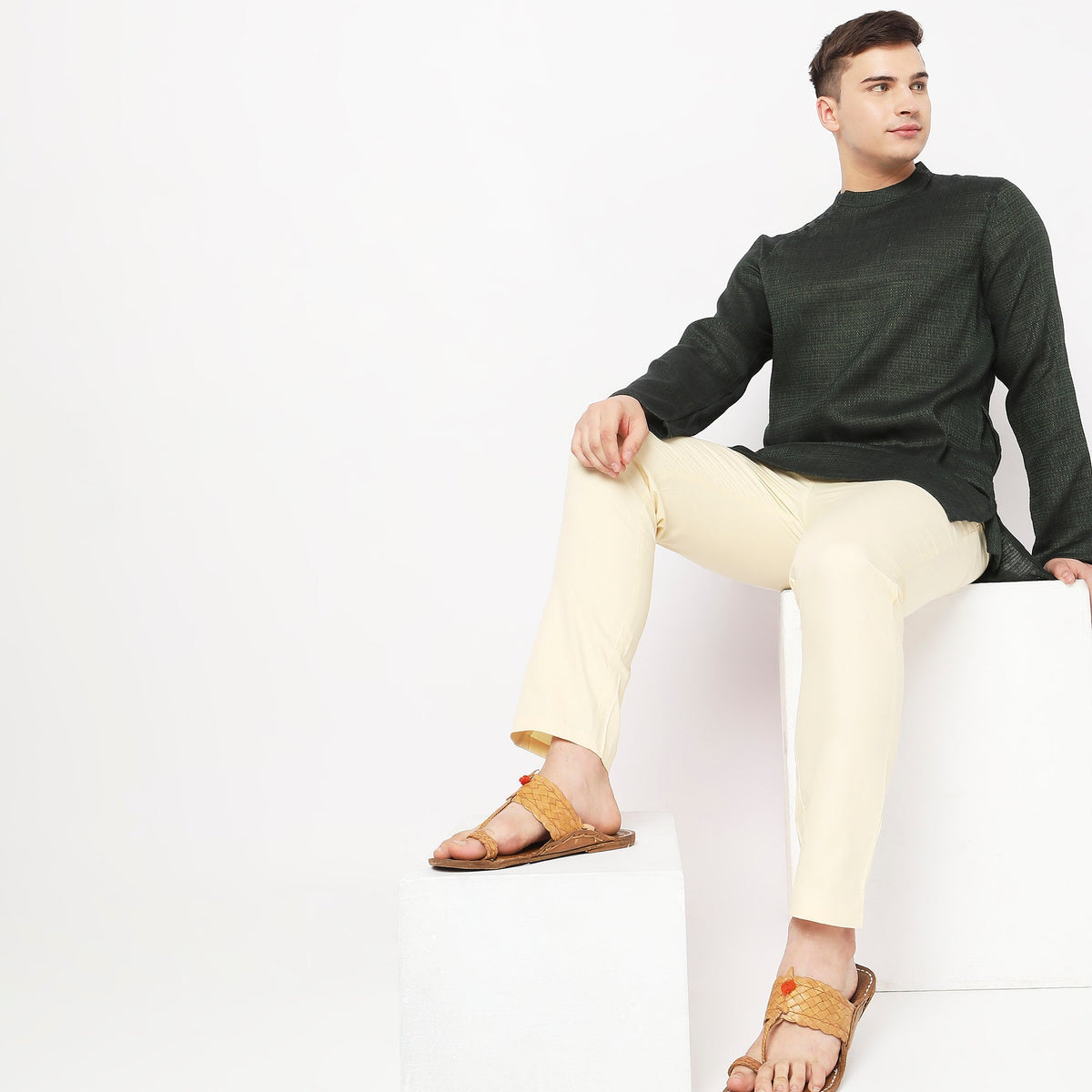 Slim Fit Solid Mid Rise Trousers