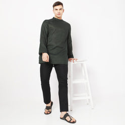 Slim Fit Solid Mid Rise Trousers