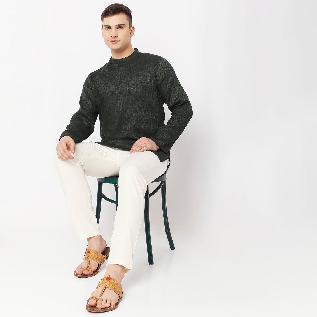 Slim Fit Solid Mid Rise Trousers