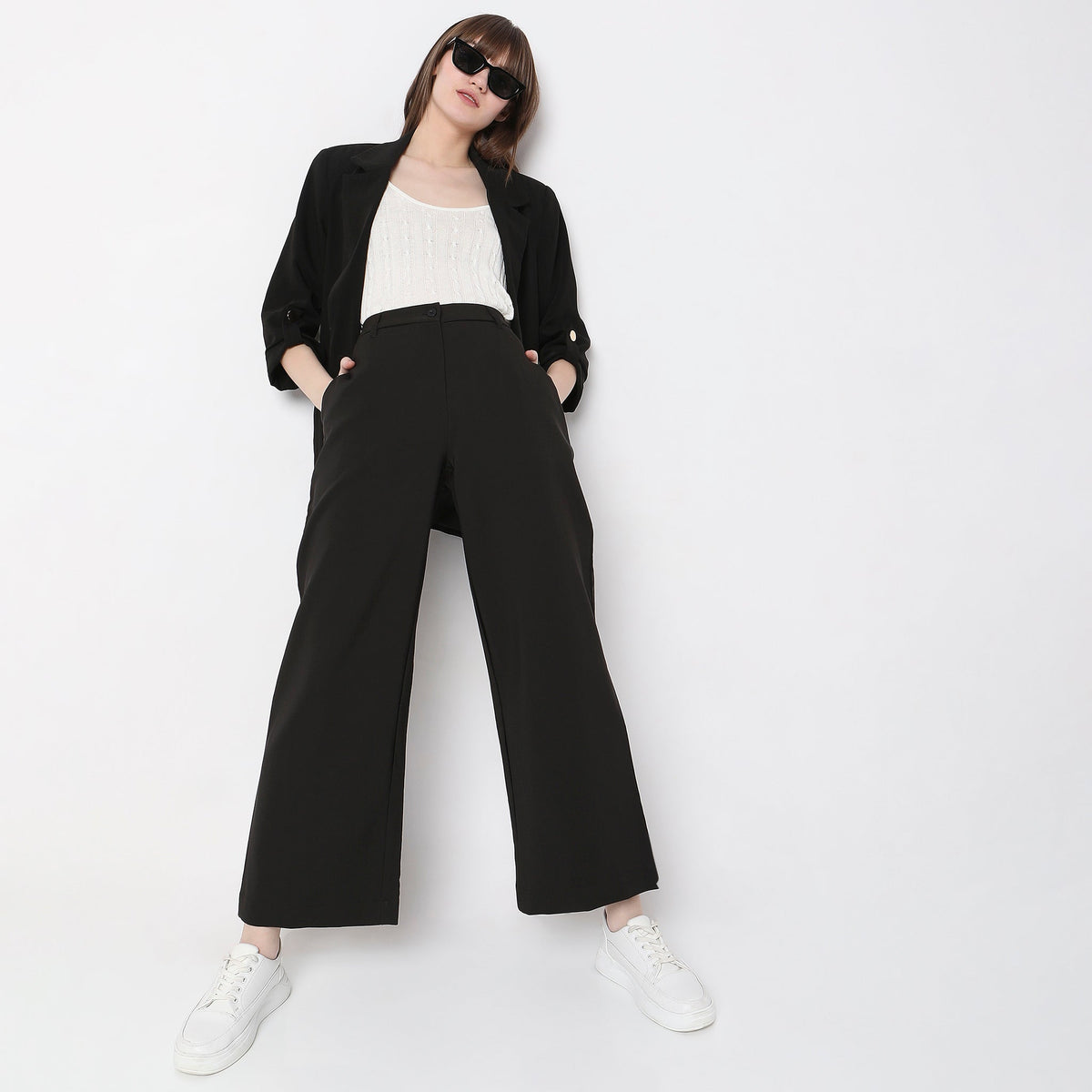 Women Wearing Regular Fit Solid High Rise Trouser