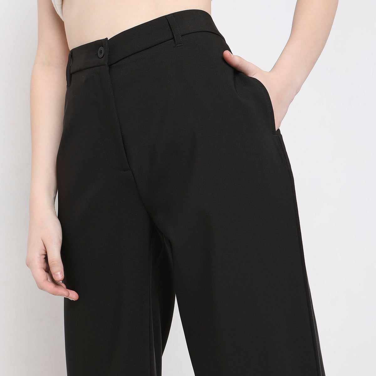 Women Wearing Regular Fit Solid High Rise Trouser