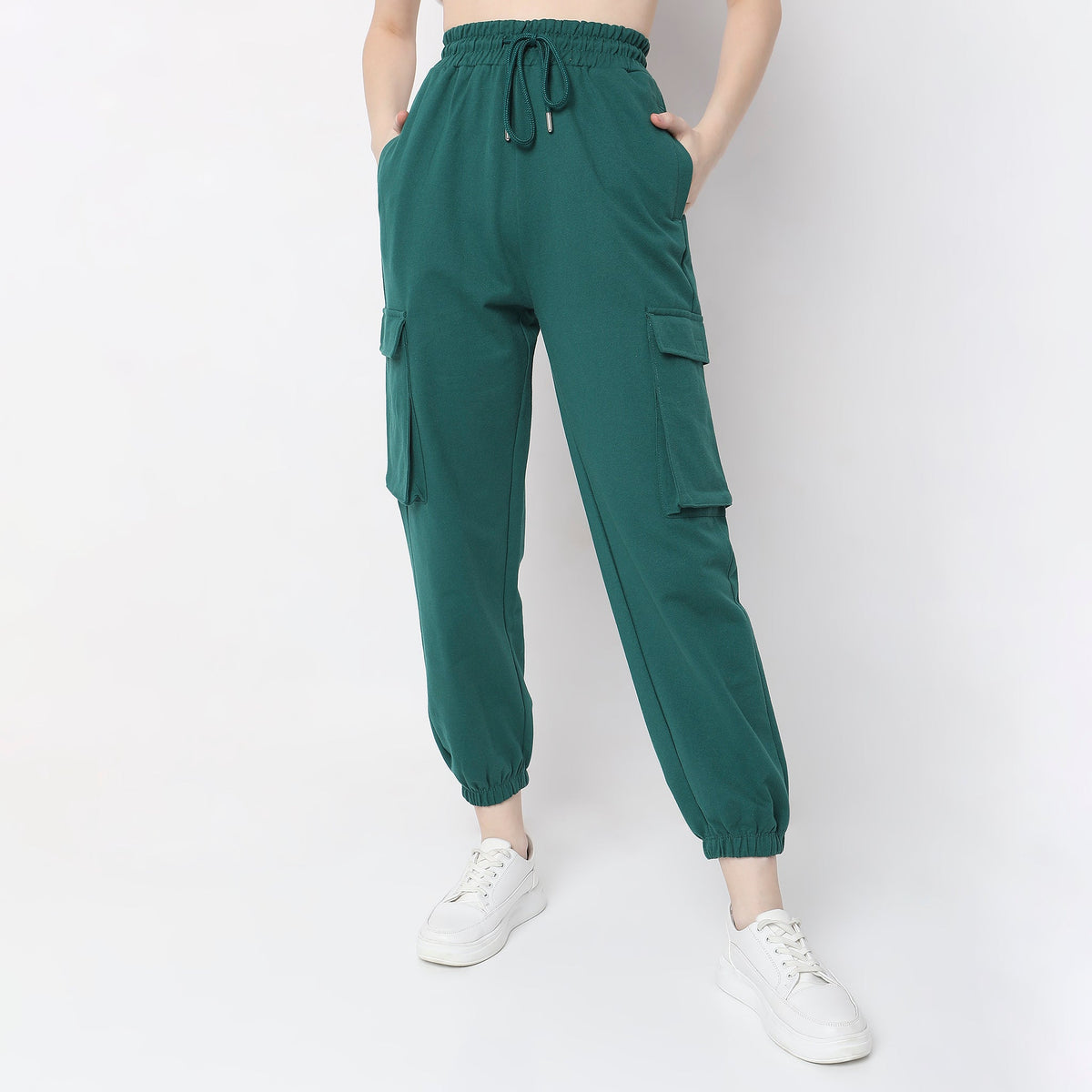 Women Wearing Regular Fit Solid Mid Rise Joggers