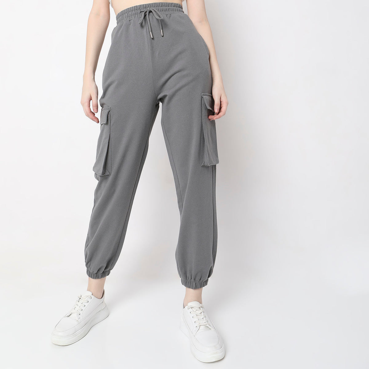 Women Wearing Regular Fit Solid Mid Rise Joggers