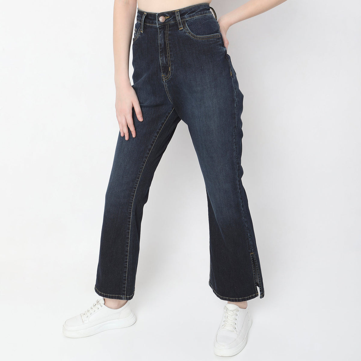 Women Wearing Boot Cut Solid High Rise Jean