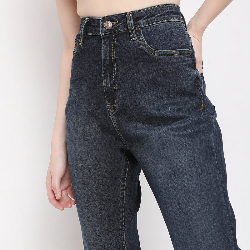 Women Wearing Boot Cut Solid High Rise Jean