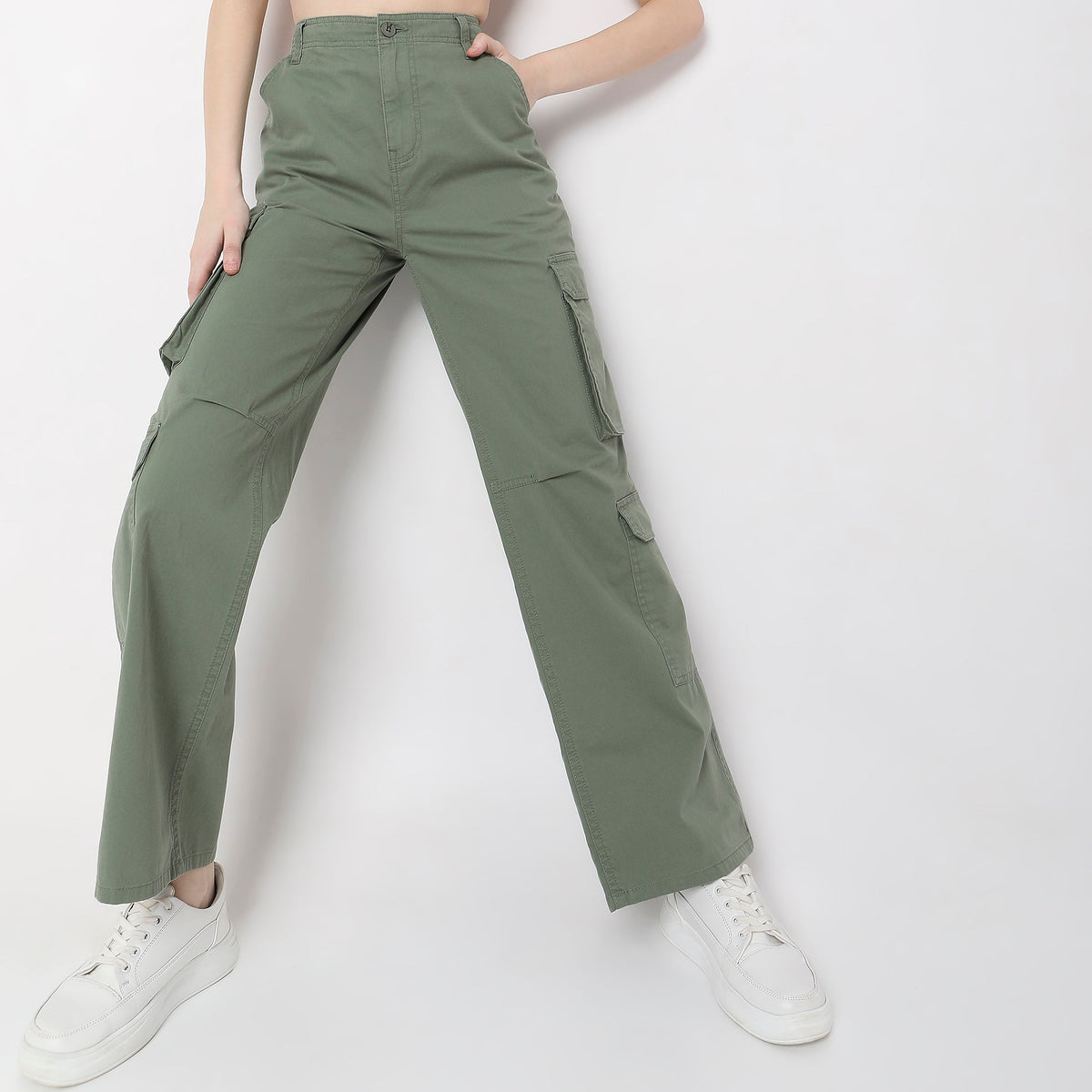 Women Wearing Regular Fit Solid High Rise Trouser