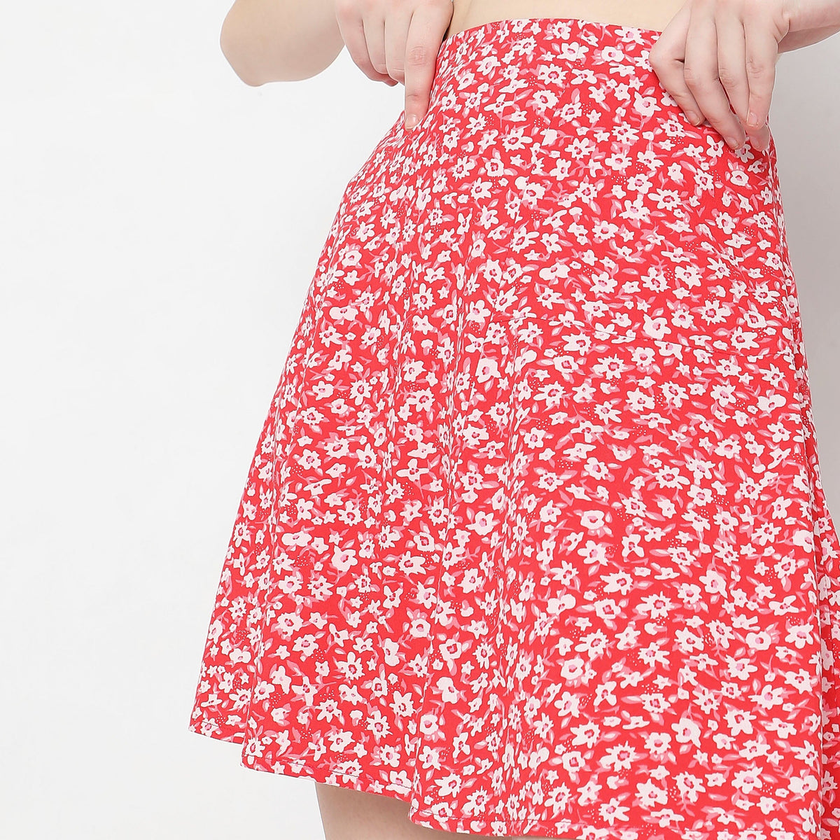 Women Wearing Regular Fit Floral High Rise Skirt