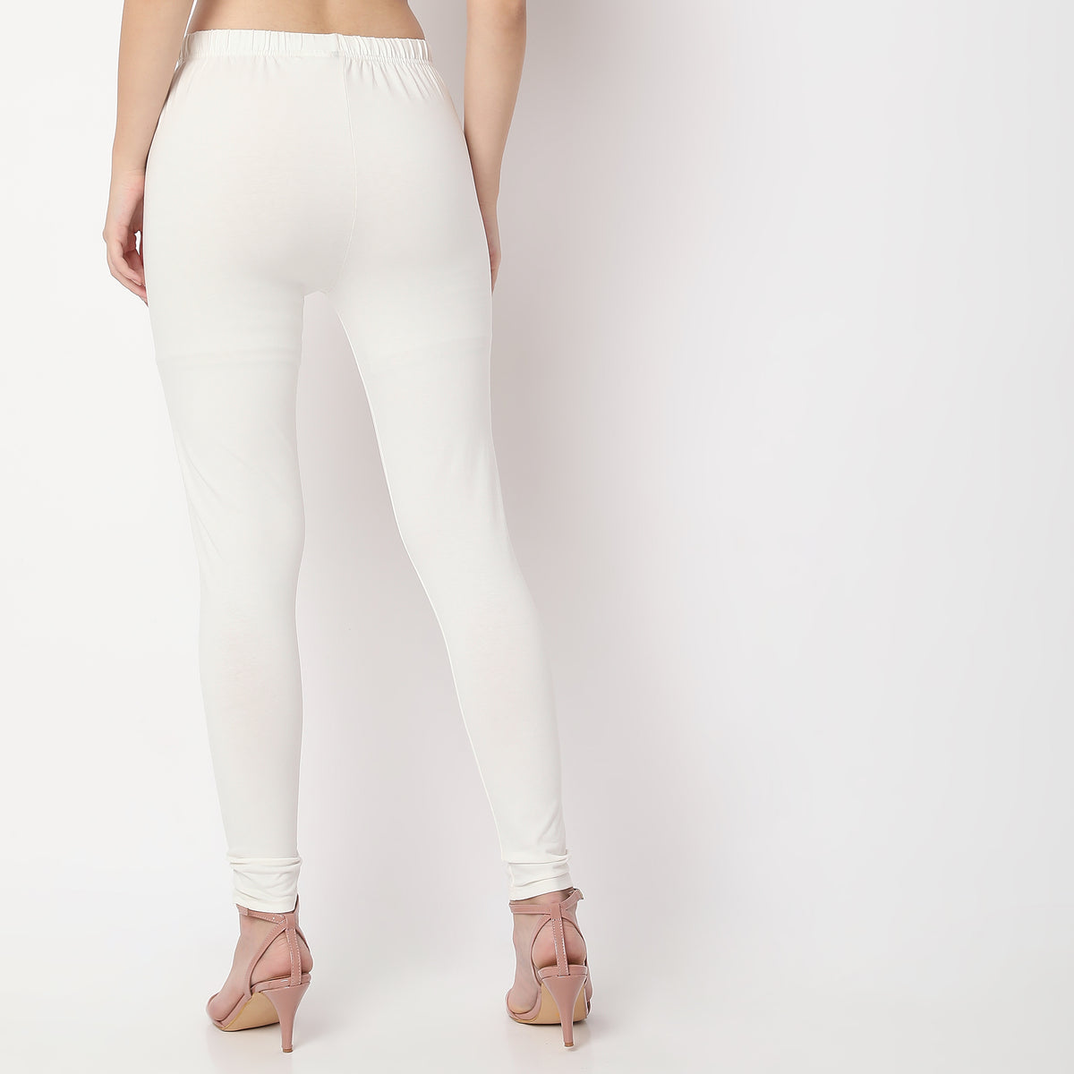 Skinny Fit Solid Mid Rise Leggings