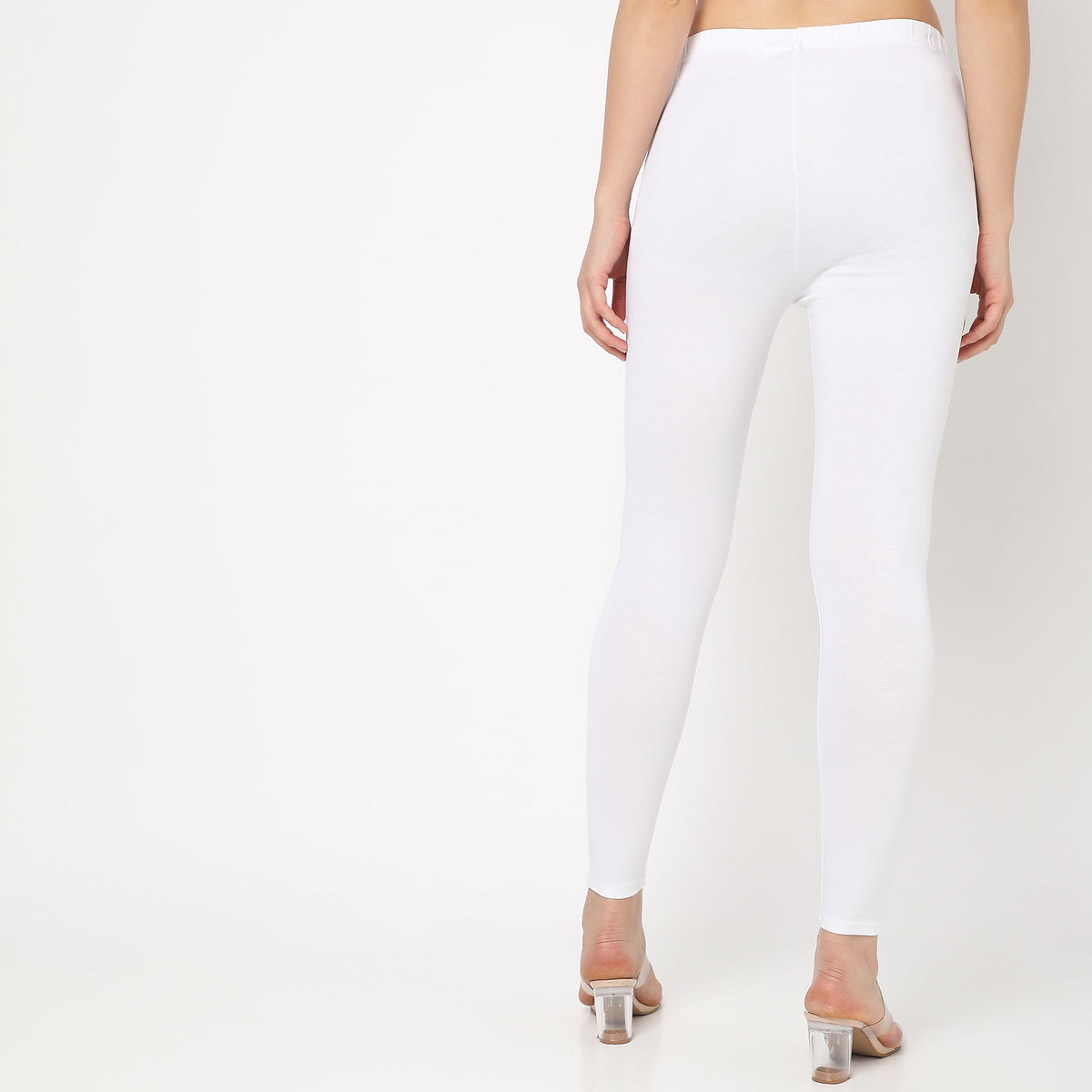 Skinny Fit Solid Mid Rise Leggings