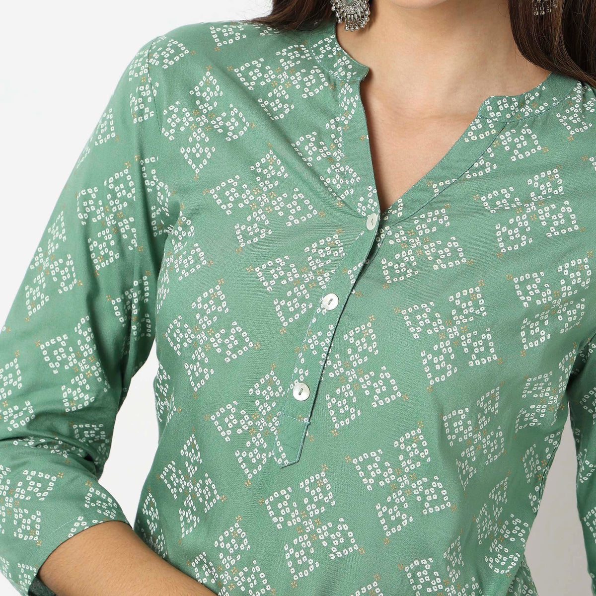 Women Wearing Straight Fit Printed Kurta