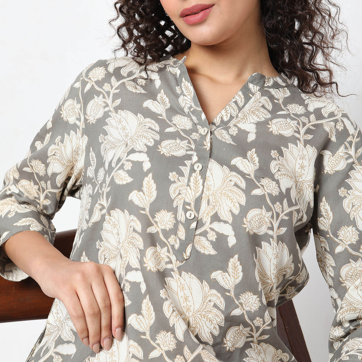 Women Wearing Straight Fit Floral Kurta