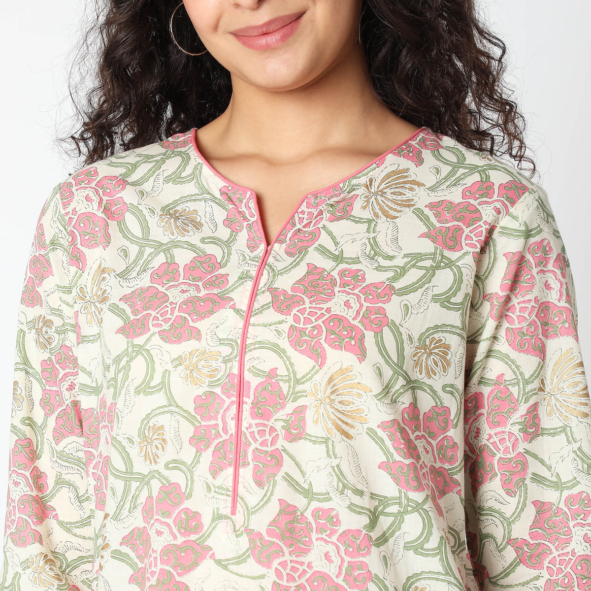 Women Wearing Straight Fit Floral Kurta