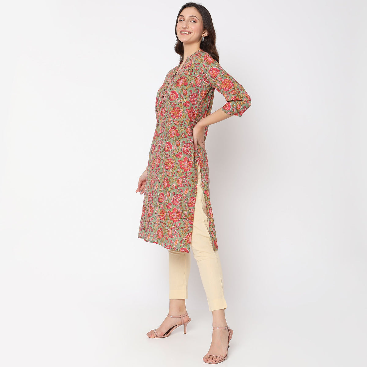 Women Wearing Straight Fit Floral Kurta