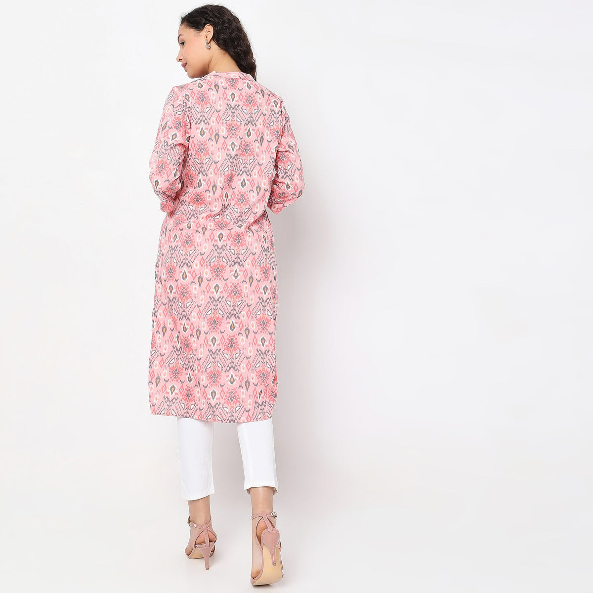 Women Wearing Straight Fit Floral Kurta