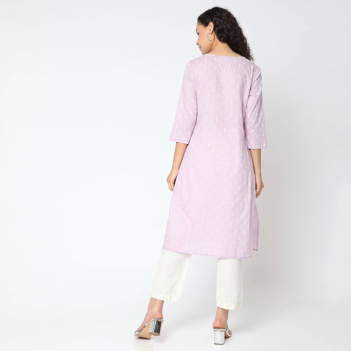 Women Wearing Straight Fit Printed Kurta