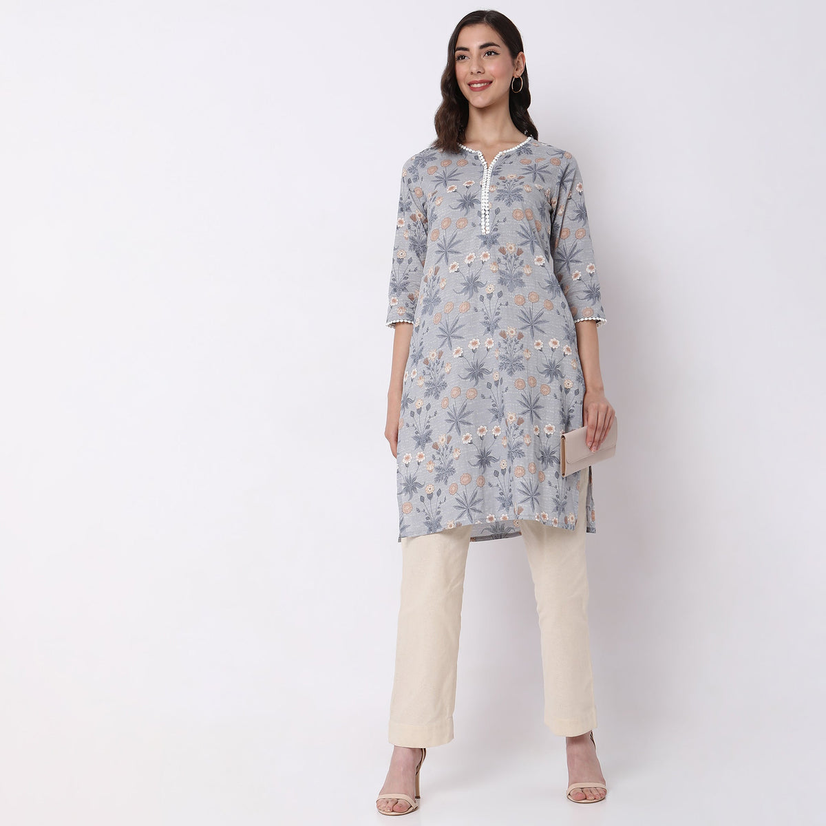 Women Wearing Straight Fit Printed Kurta