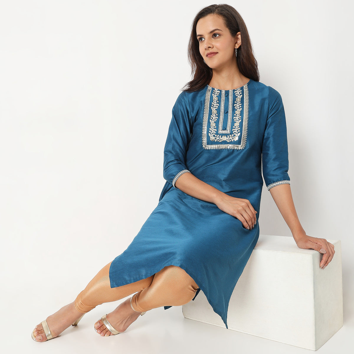 Straight Fit Embroidered Kurta