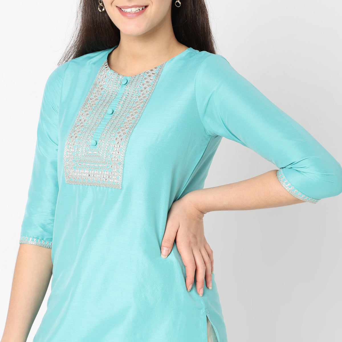 Straight Fit Embellished Kurta