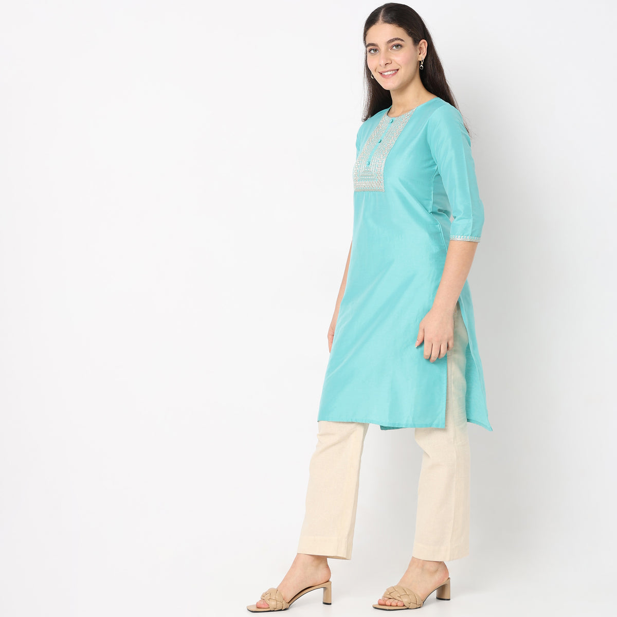 Straight Fit Embellished Kurta