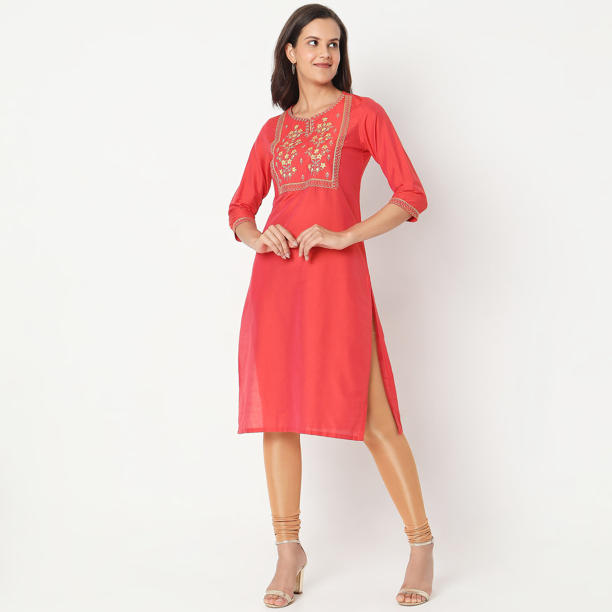 Straight Fit Embroidered Kurta