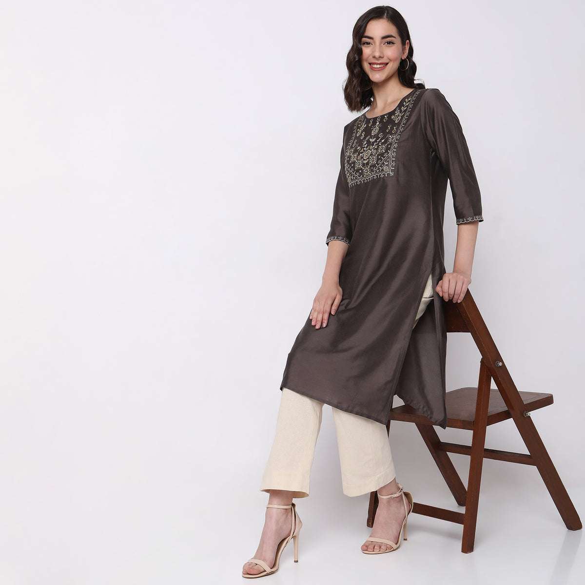 Straight Fit Embroidered Kurta