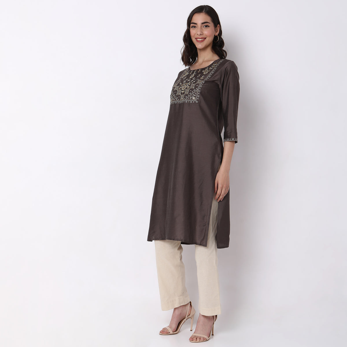 Straight Fit Embroidered Kurta