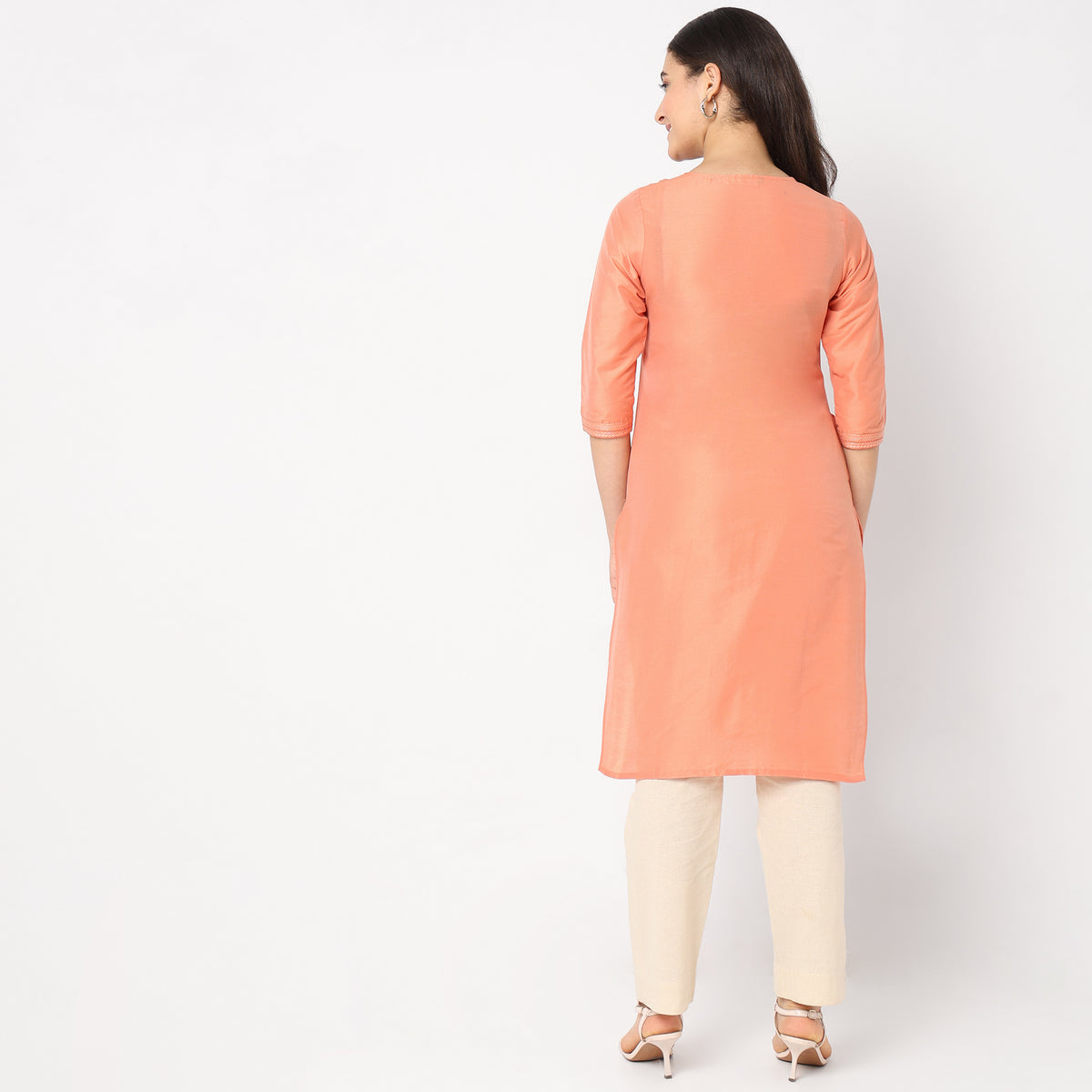 Straight Fit Embroidered Kurta